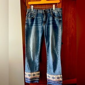 DRIFTWOOD
Colette Embroidery Scissor Cut Hem Straight Leg Jean